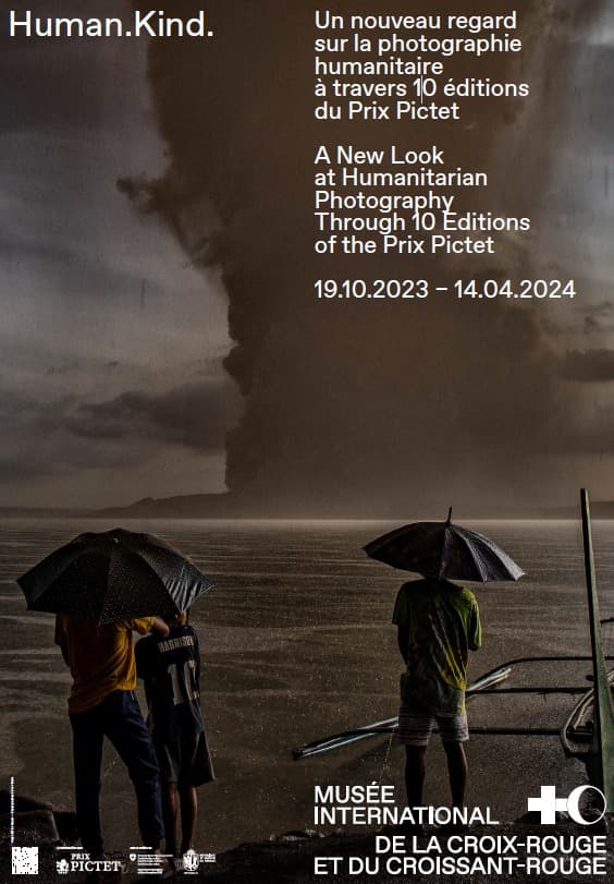 Affiche de l'exposition "Human.Kind." au Musée international de la Croix-Rouge et du Croissant-Rouge