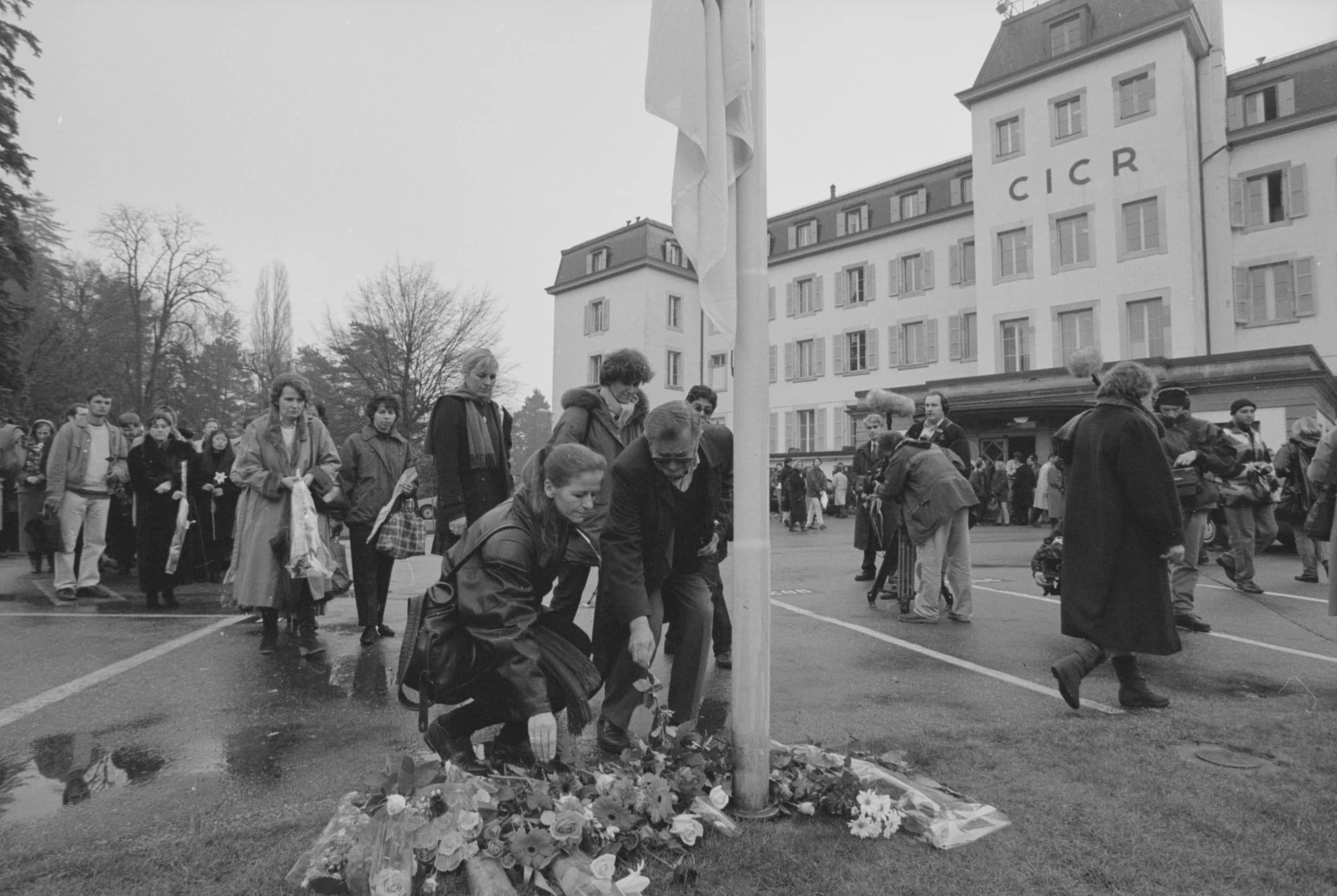 Silent march to commemorate six ICRC delegates killed on 17 December 1996
